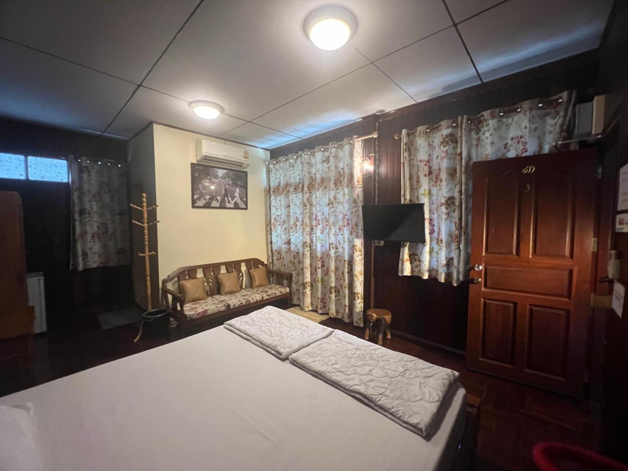 Ban Heng Appartement Phra Nakhon Si Ayutthaya Buitenkant foto